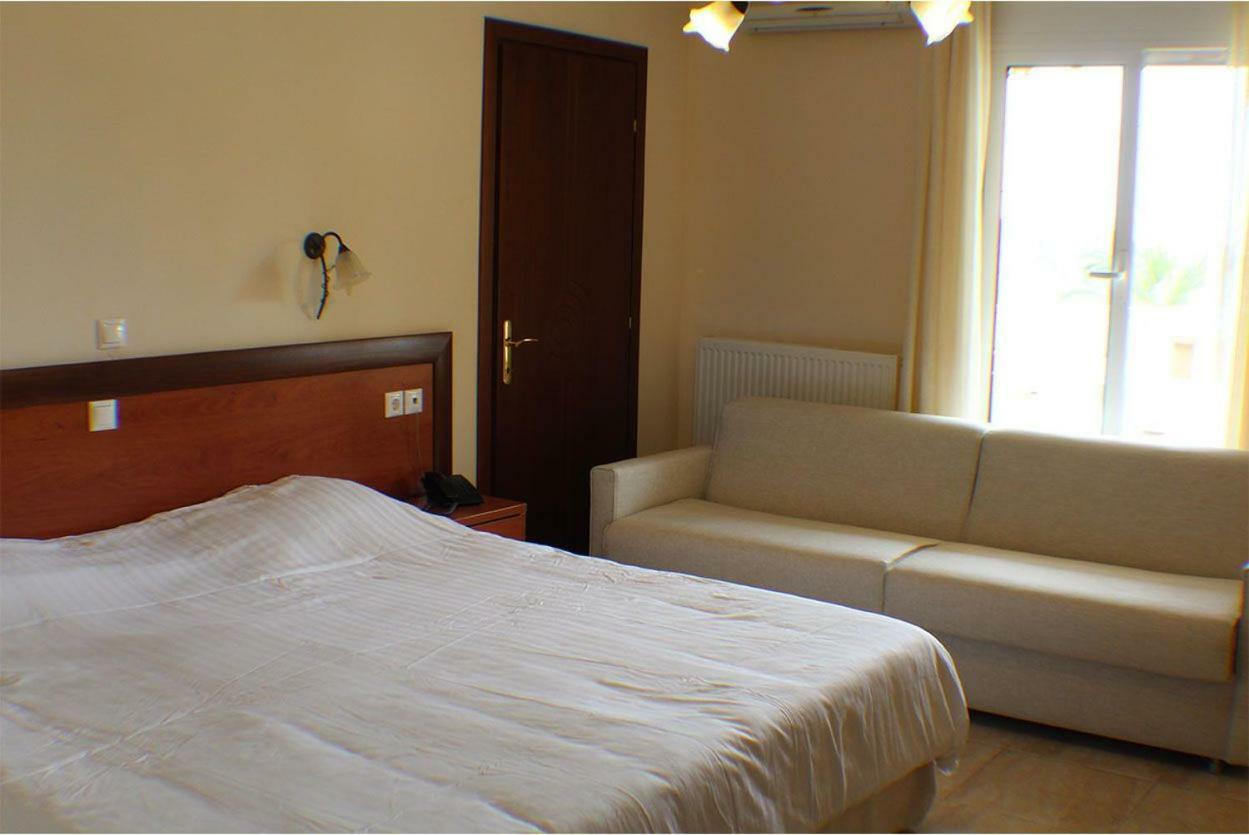 Kelyfos Hotel Neos Marmaras Exterior photo